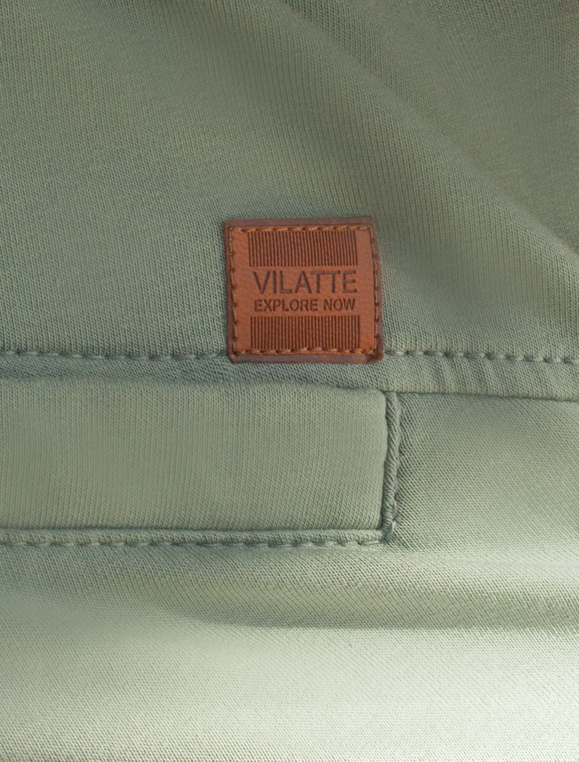 Ст.цена 1690р Шорты из тонкого футера с карманом на молнии U48.006 св.оливковый