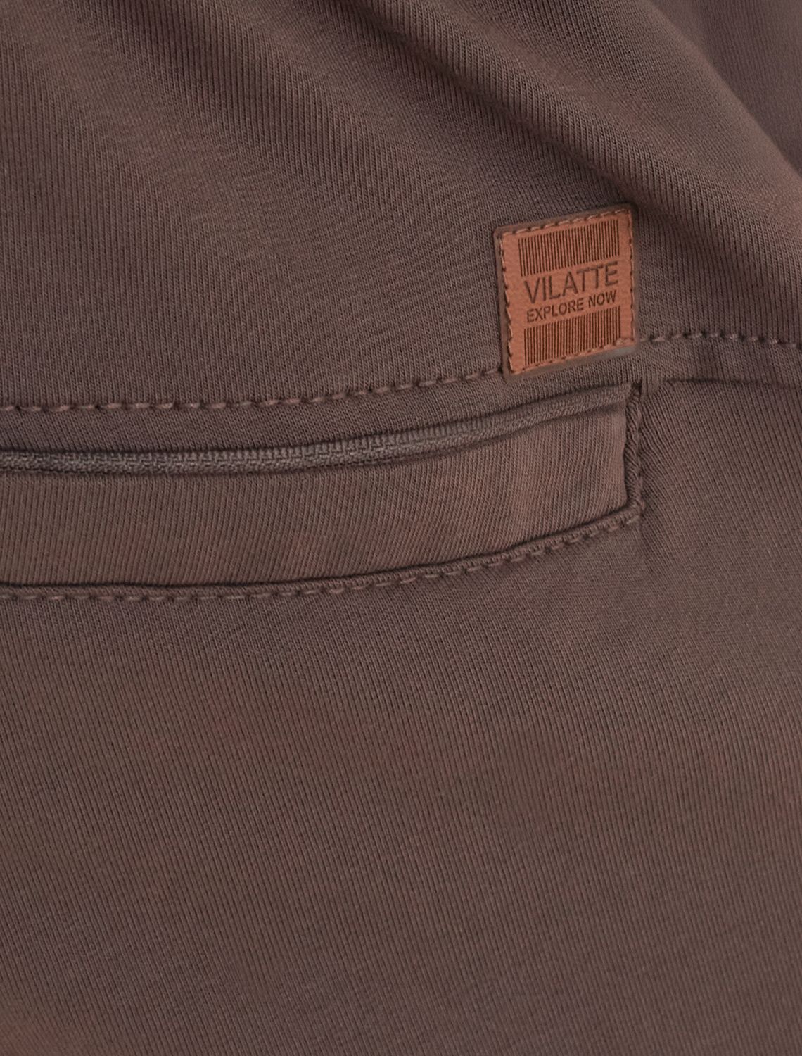 Ст.цена 1690р Шорты из тонкого футера с карманом на молнии U48.006 кофейный