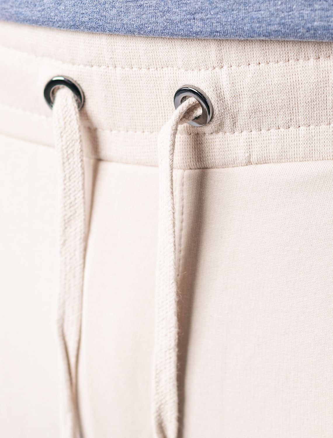 Ст.цена 1990р Брюки из тонкого футера с карманом на молнии U44.005 бежевый