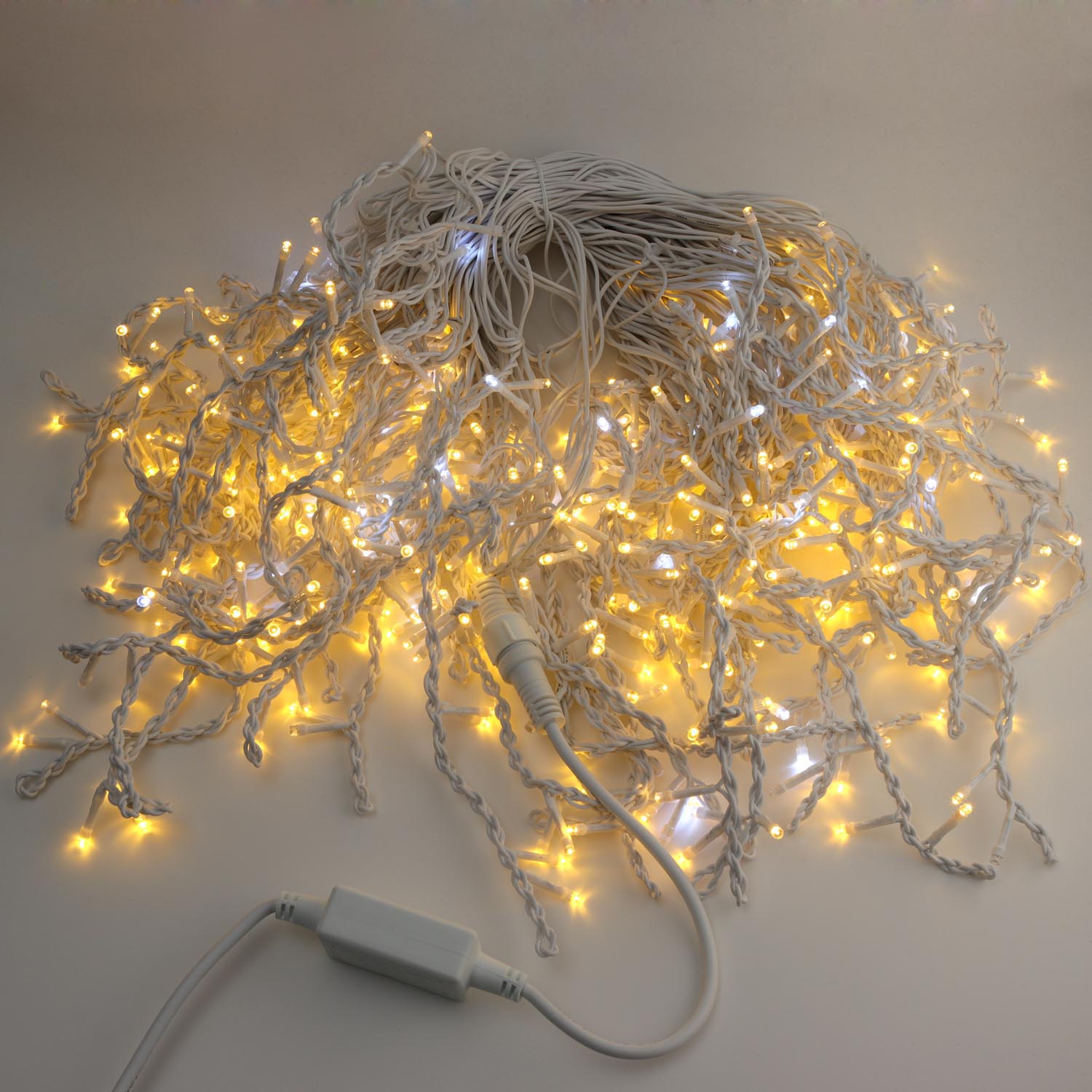 Бахрома уличная с эффектом флеш 450 LED 25 м IP44 белый провод тепло-белая