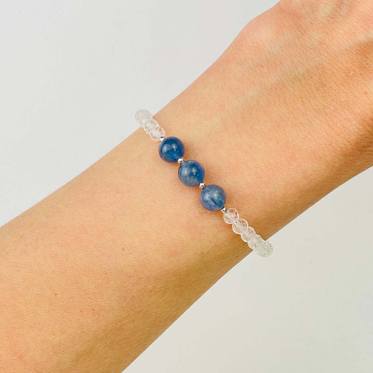 Радуга Самоцветов Браслет из Горного Хрусталя и Кианита