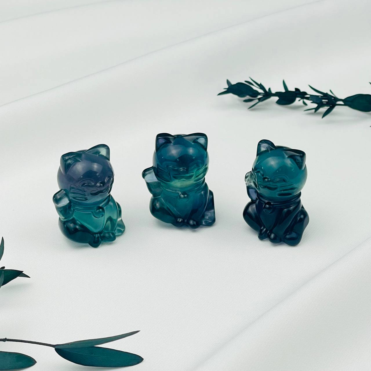 Радуга Самоцветов Фигурка Манэки-нэко (Кот удачи) из Флюорита