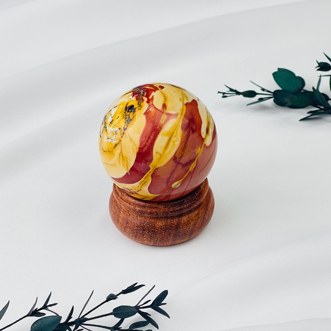 Радуга Самоцветов Шар из Яшмы (Мукаит) на подставке