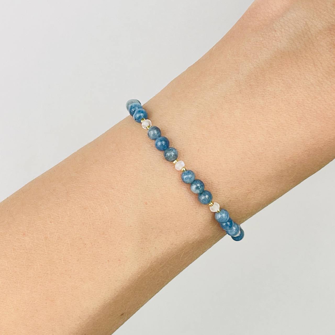 Радуга Самоцветов Браслет из Аквамарина и Лунного камня