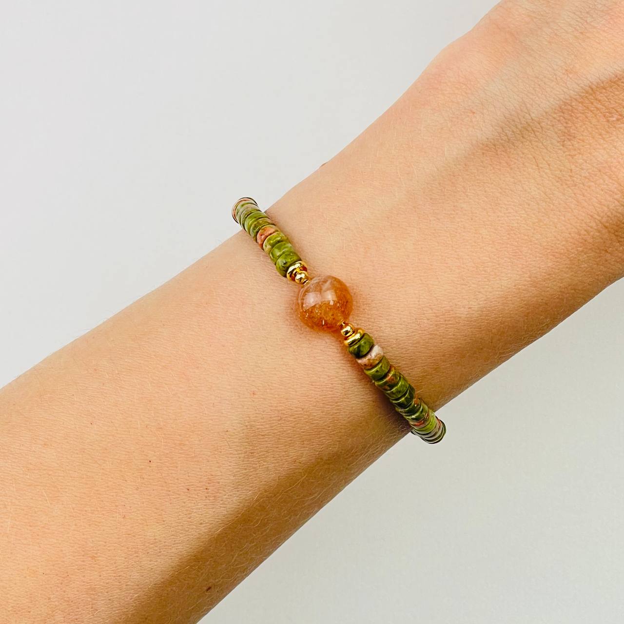 Радуга Самоцветов Браслет из Унакита и Солнечного камня