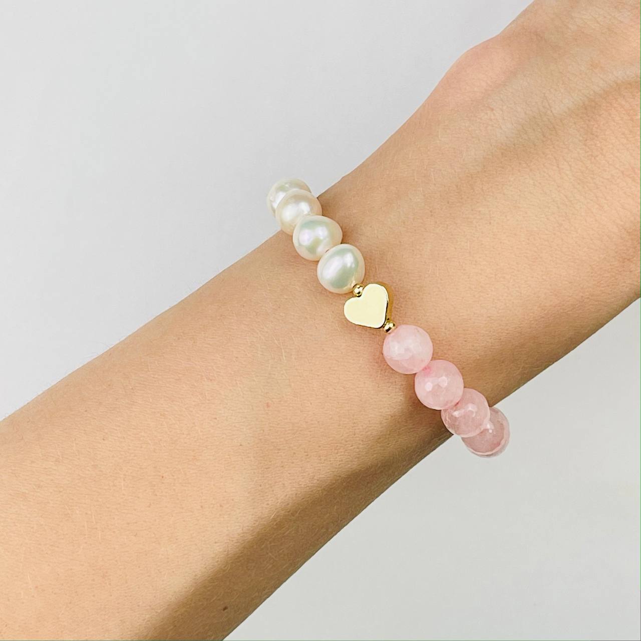 Радуга Самоцветов Браслет из Розового кварца и Жемчуга со вставкой сердце