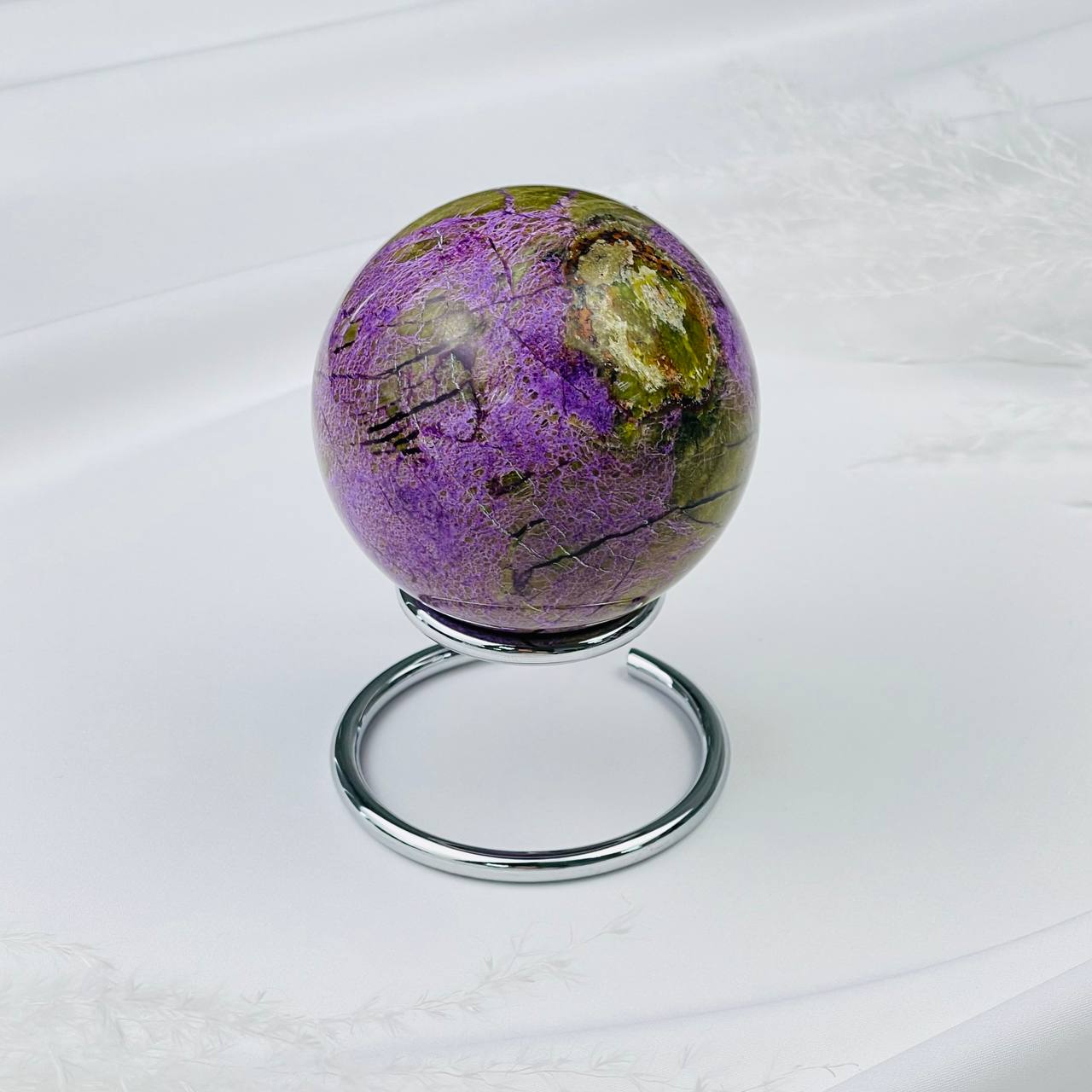 Радуга Самоцветов Шар из Стихтита в змеевике (Атлантисит)