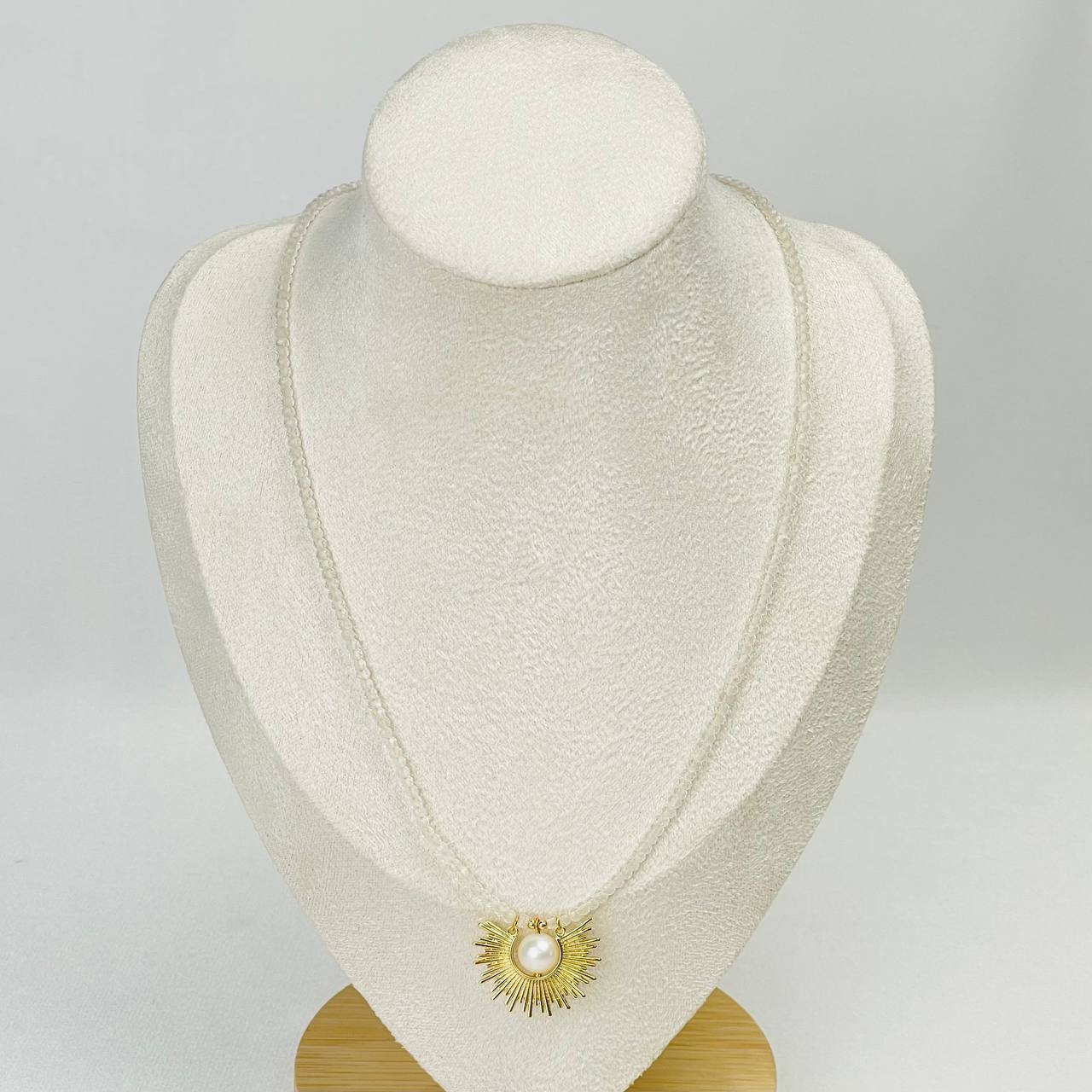 Радуга Самоцветов Колье из Горного Хрусталя и Жемчуга