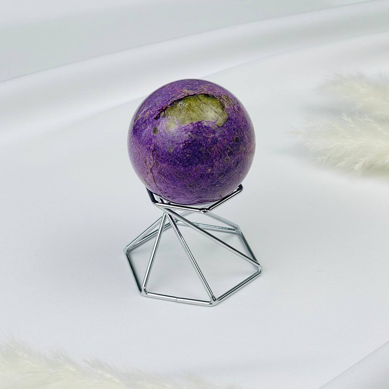 Радуга Самоцветов Шар из Стихтита в змеевике (Атлантисит)