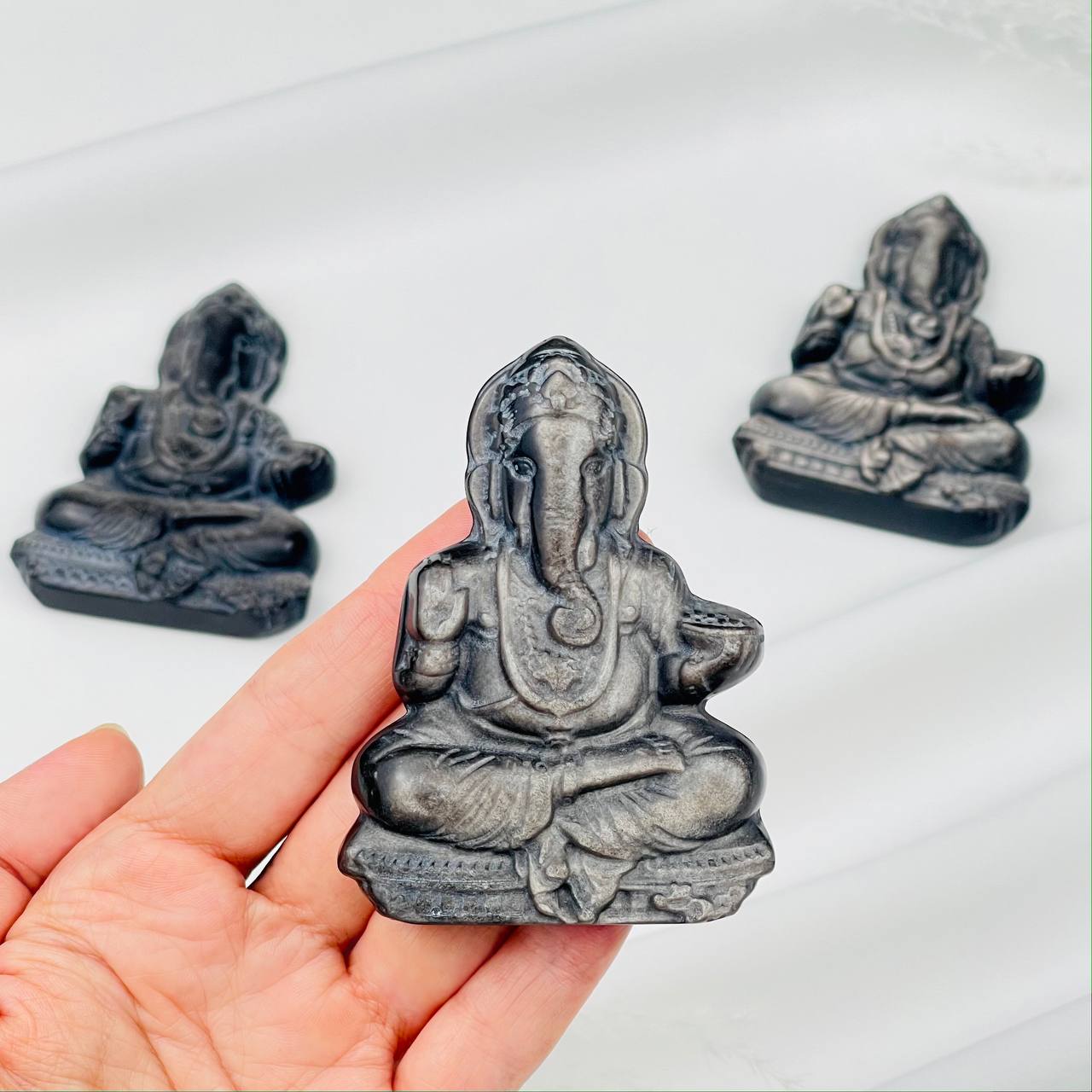 Радуга Самоцветов Фигурка Ганеша из серебристого Обсидиана