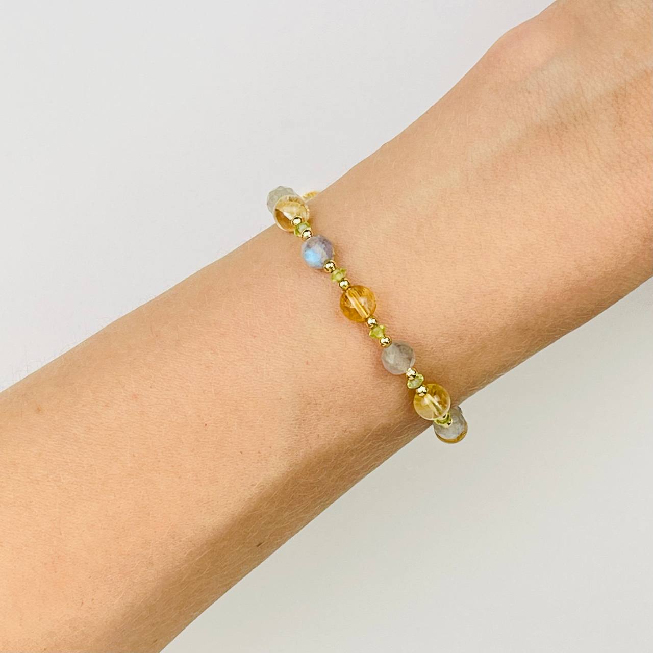 Радуга Самоцветов Браслет регулируемый (на материальное благополучие) из Лабрадора, Цитрина и Хризолита