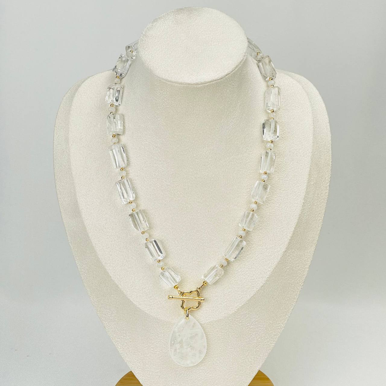 Радуга Самоцветов Колье из Горного Хрусталя и Лунного камня