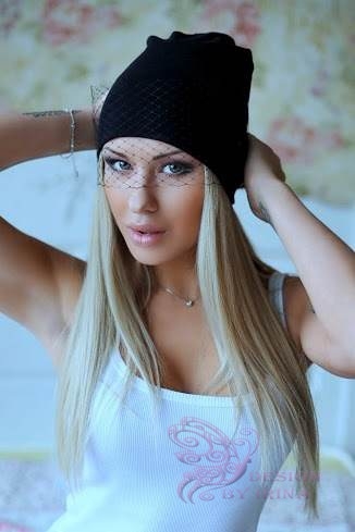 Удл. шапка с вуалью (черная)