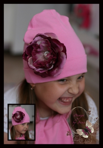 Розовая шапочка  с декоративным пиончиком