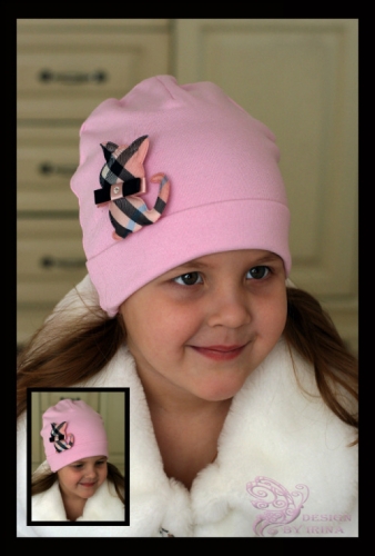 Бледно-розовая шапка с кошечкой Вurberry