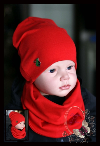 Удл. шапка для мальчика герб (красная)