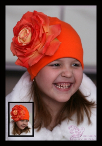 Оранжевая шапка с розой Шато Гискур