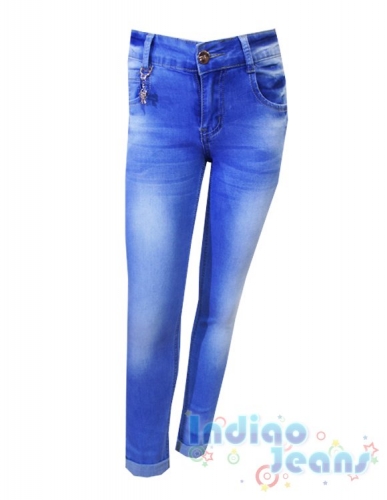 Голубые джинсы для девочек, с вышивкой на задних карманах