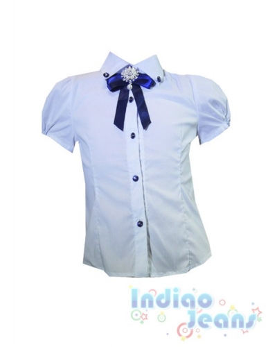 Интересная блузка с коротким рукавом ,с синими пуговицами