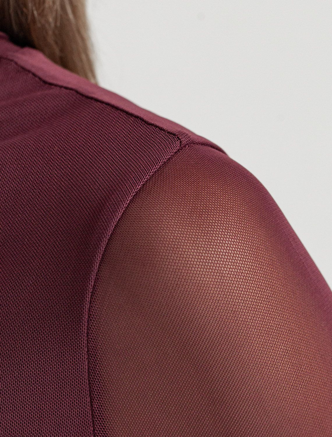 Водолазка с прозрачными рукавами D29.277 бургунди