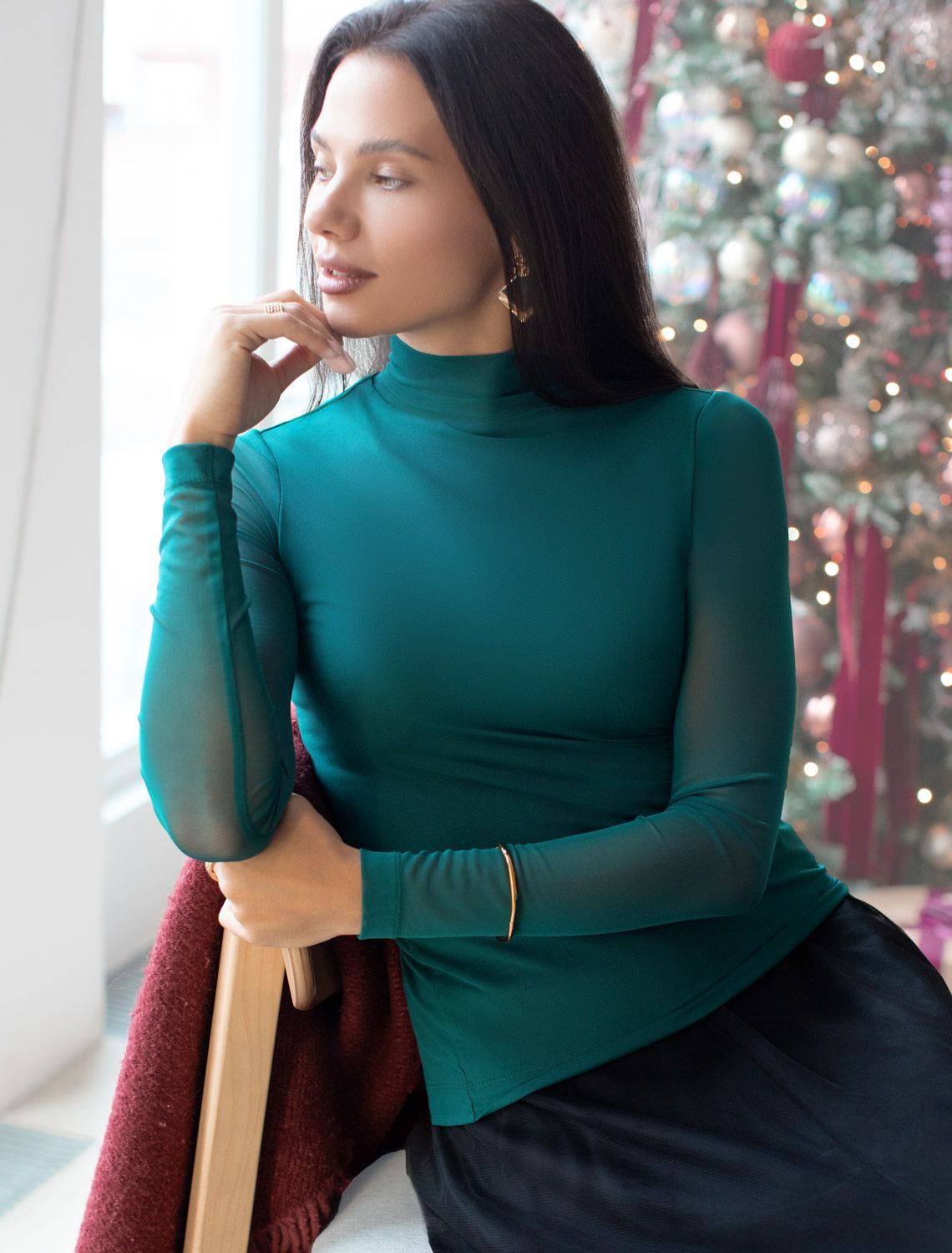 Водолазка с прозрачными рукавами D29.277 изумруд