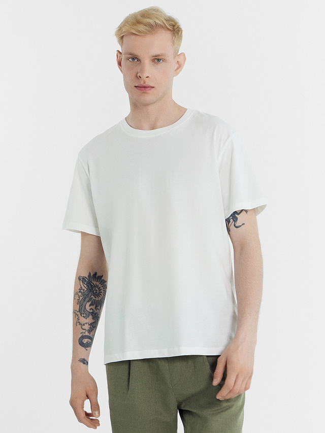 Футболка мужская в белом цвете