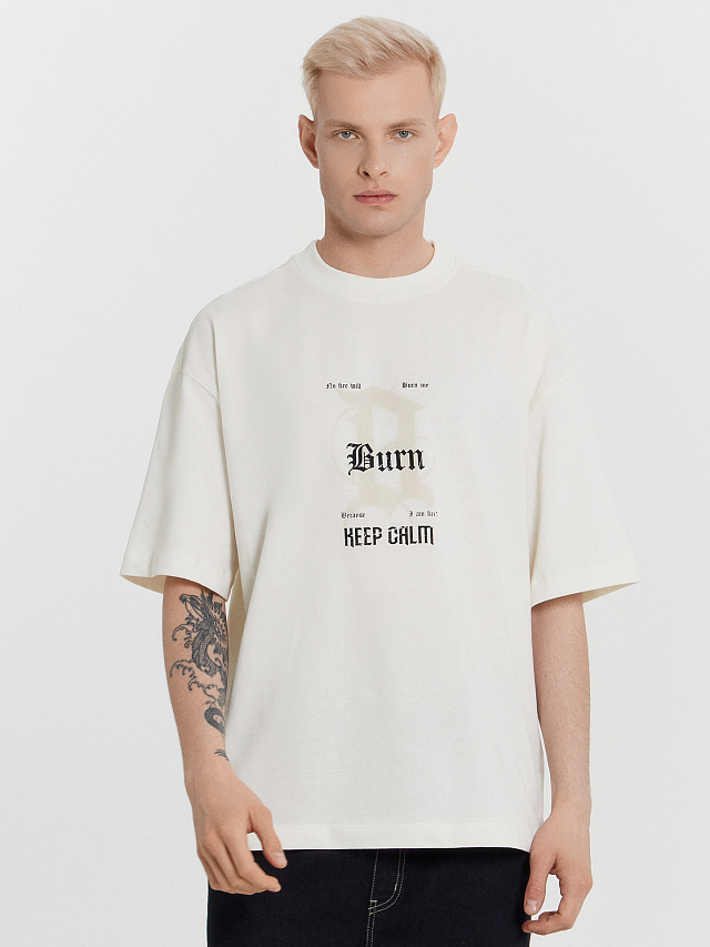 Футболка мужская кремовая с принтом и надписью