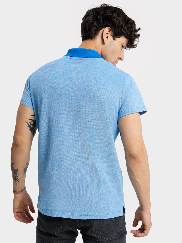 Джемпер-поло голубого цвета с синим воротником для мужчин