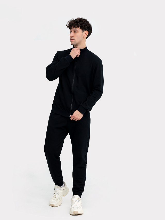 Комплект мужской (джемпер, брюки) в черном цвете