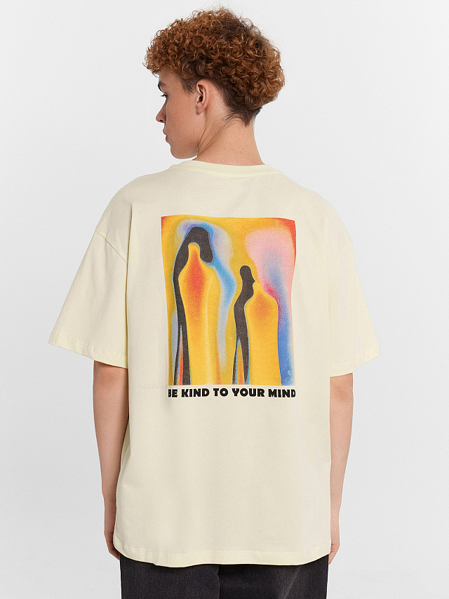 Футболка мужская желтая с надписью