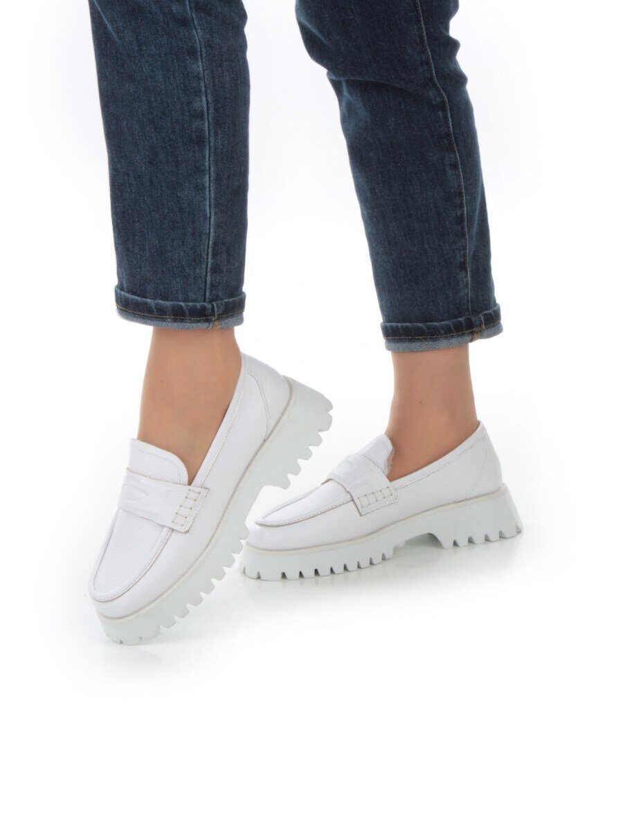 03-YP9860B WHITE Лоферы женские (натуральная кожа)