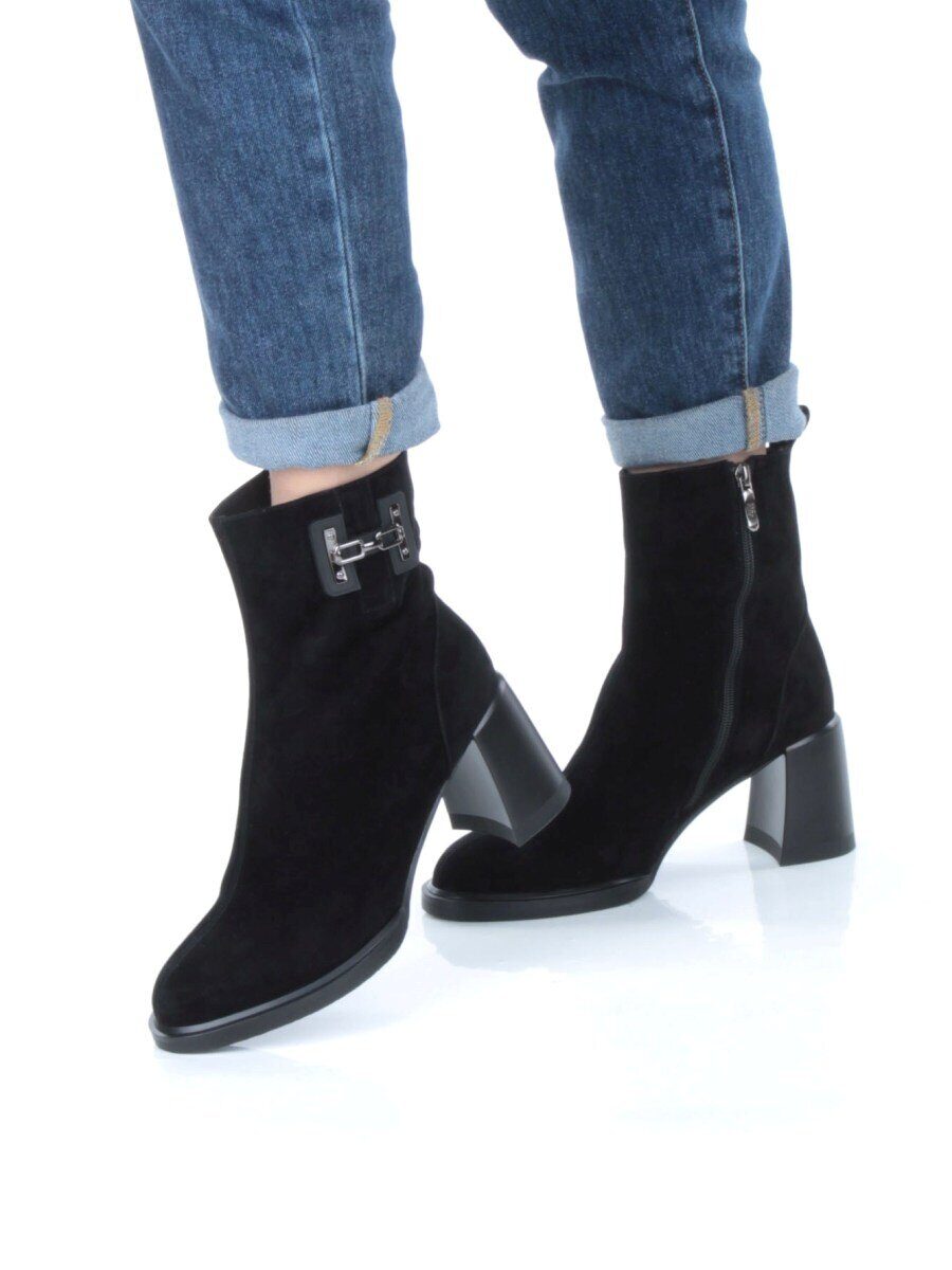 04-M3-L811 BLACK Ботинки зимние женские (натуральная замша, натуральный мех)