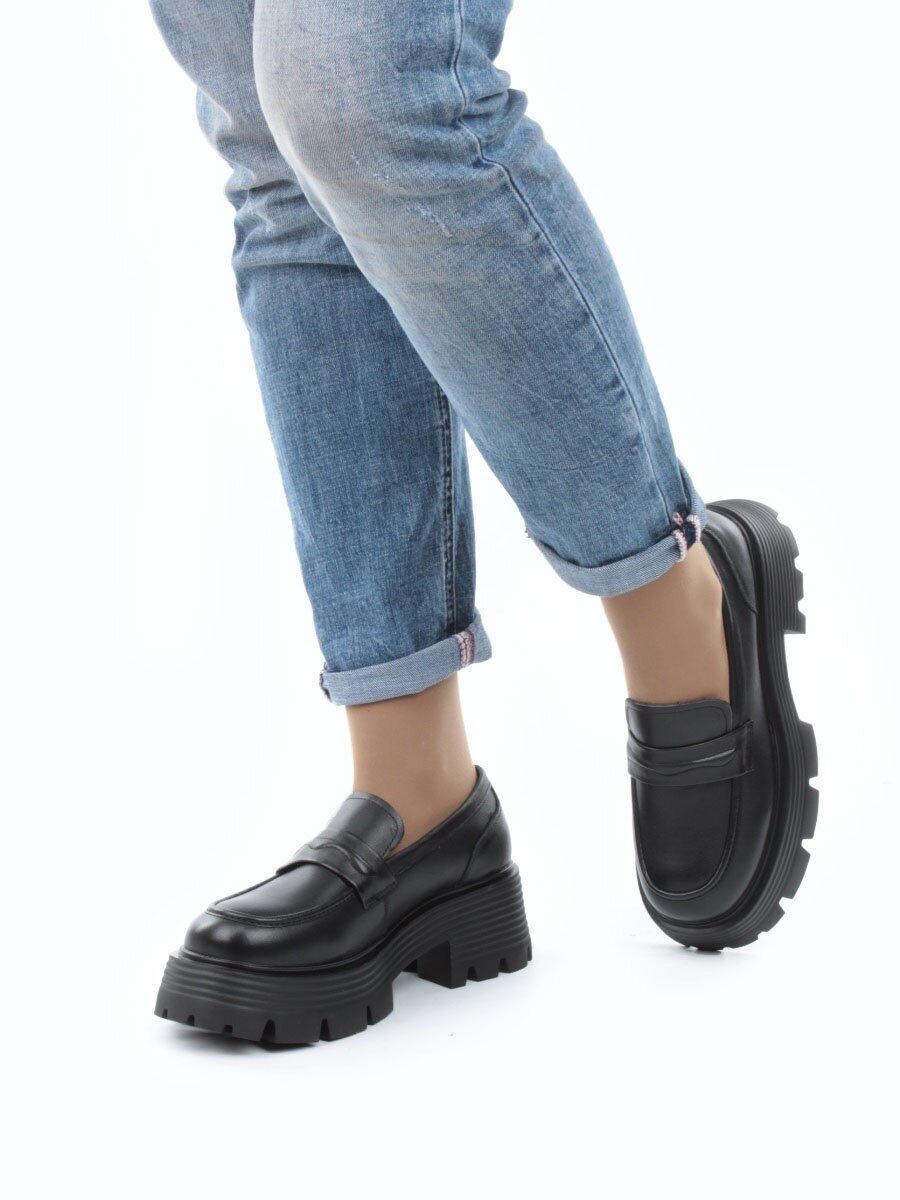 03-5930 BLACK Лоферы женские (натуральная кожа)