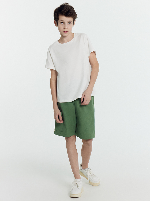 Шорты для мальчиков в зеленом цвете