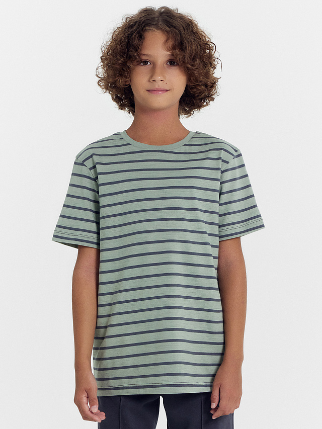 Футболка для мальчиков в серо-зеленую полоску