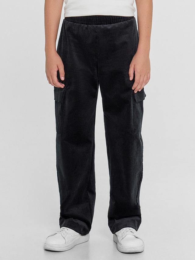 Брюки для мальчиков в черном цвете