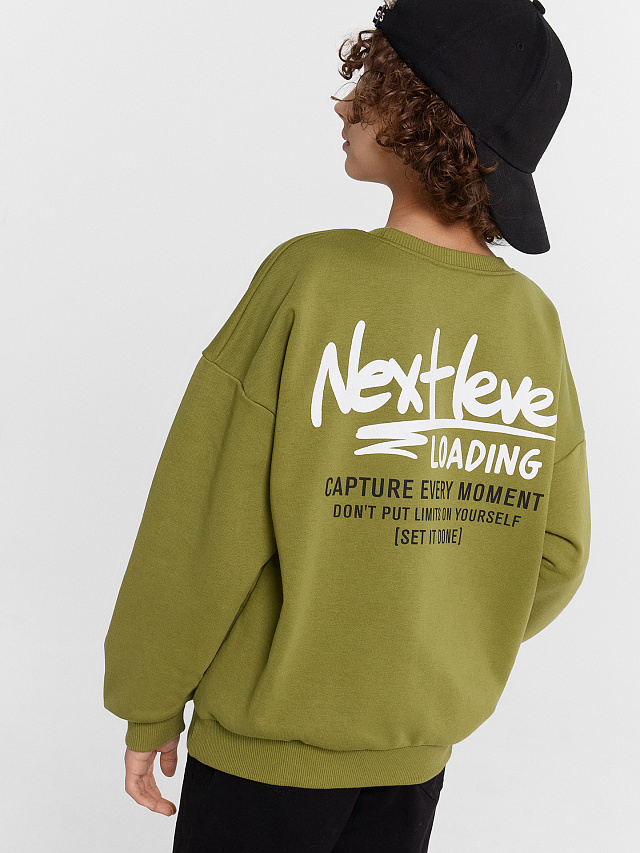 Свитшот для мальчиков оливковый с принтом