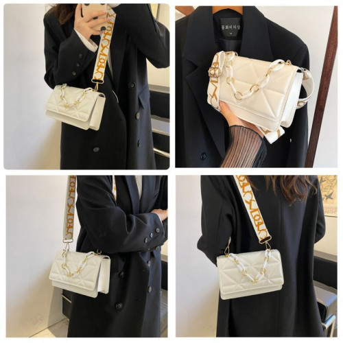 Женская кожаная сумка O-57 WHITE