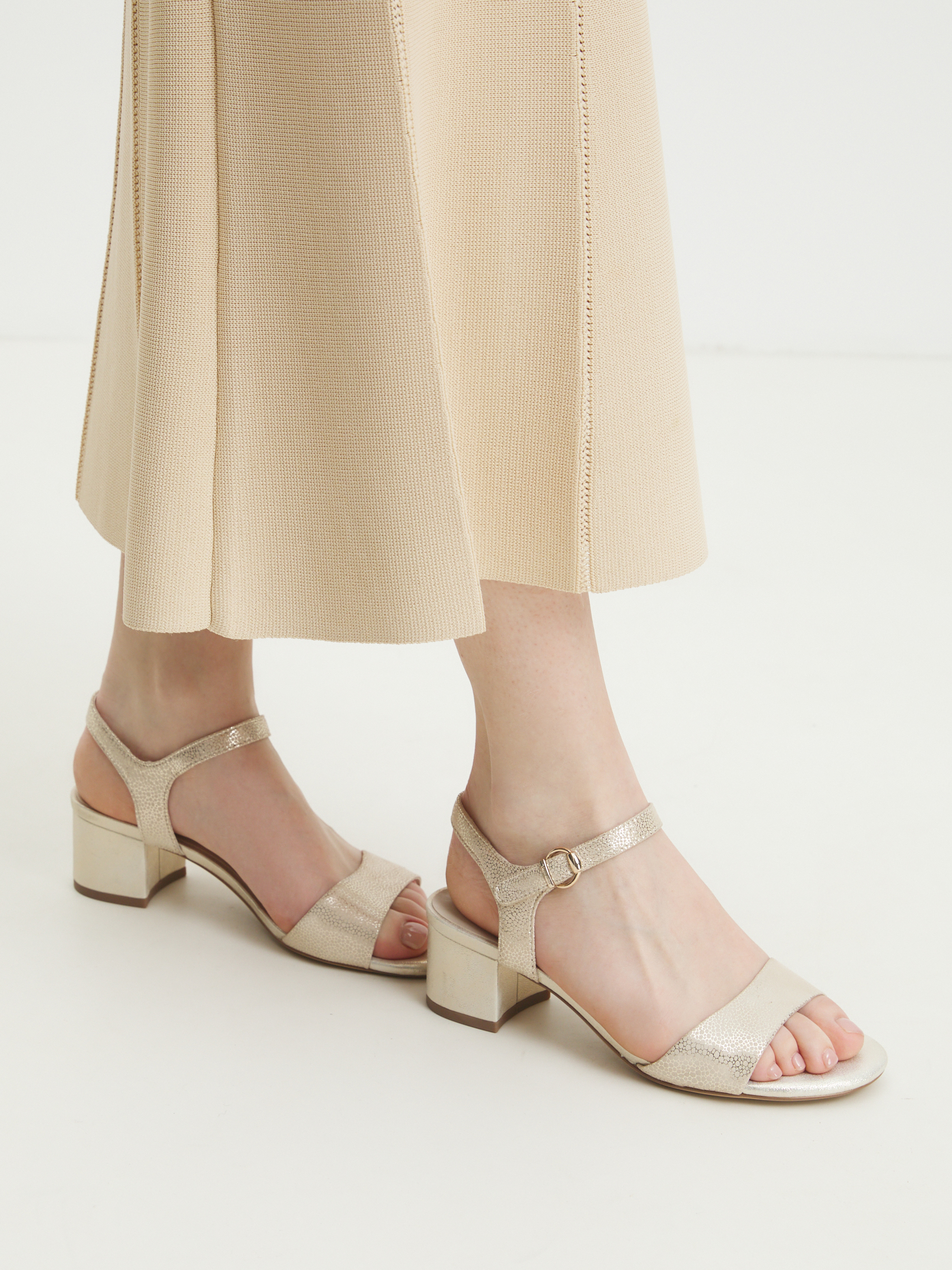 5040 р. 9000 р. Босоножки TAMARIS KOLI