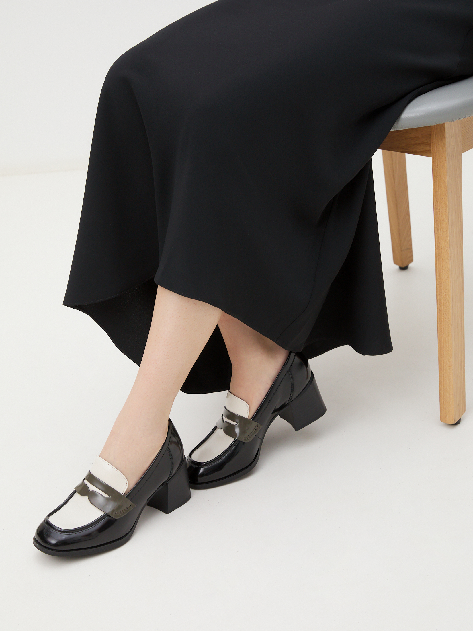 5695 р. 9990 р. Женские туфли TAMARIS JANISI