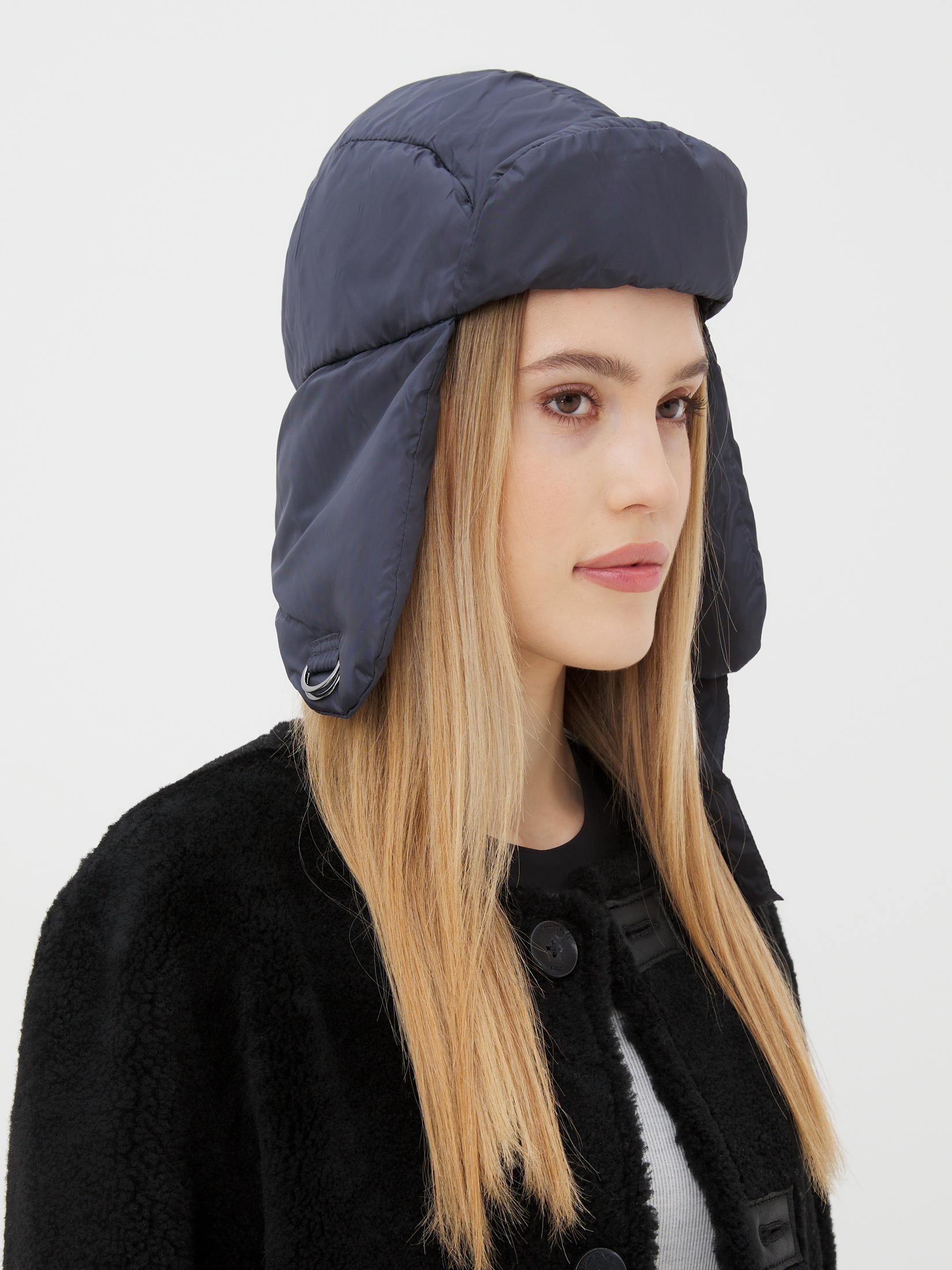 1196 р. 3070 р. Женская шапка MAISON DAVID