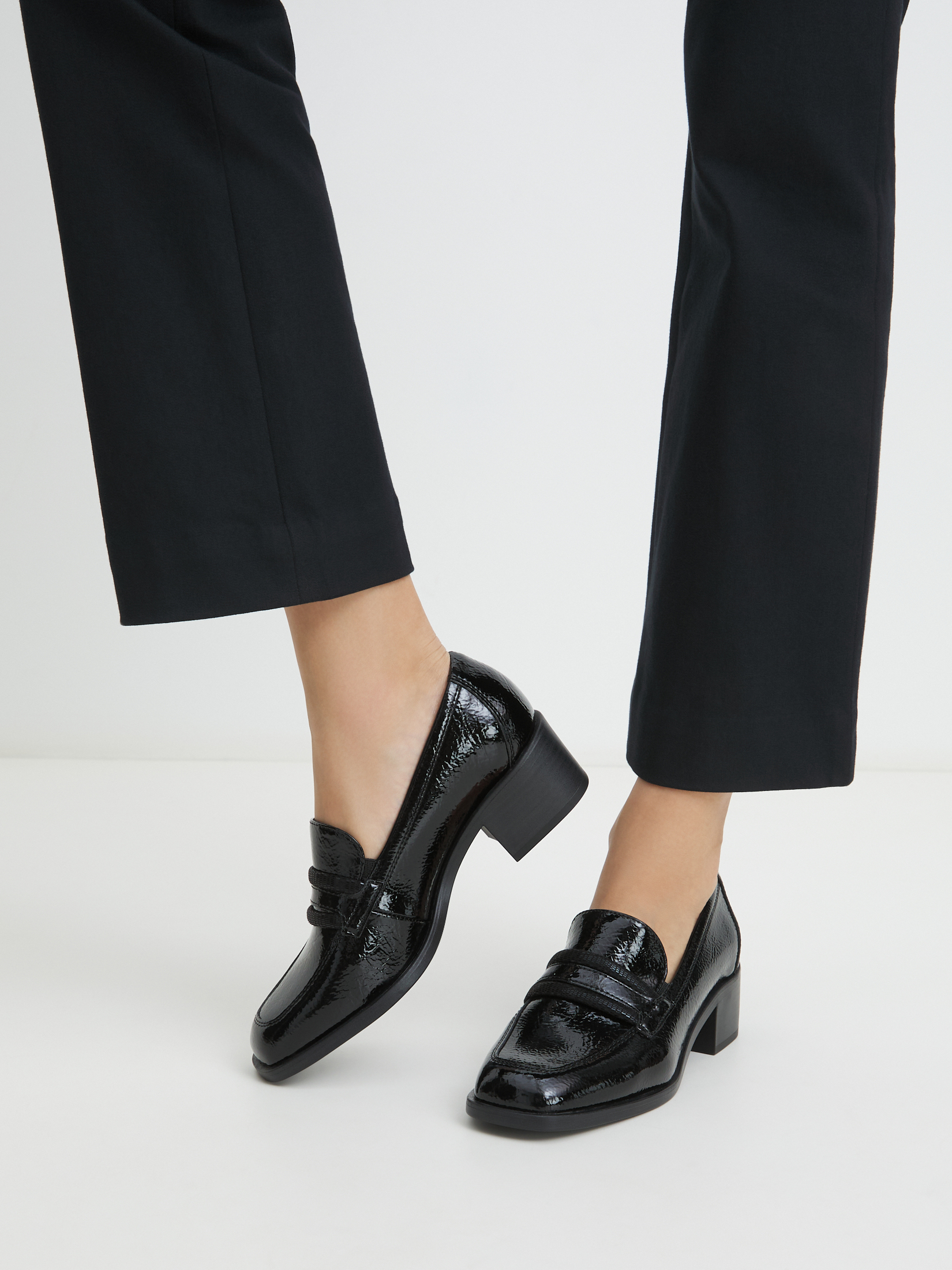 5700 р. 10000 р. Женские туфли TAMARIS ERTHA