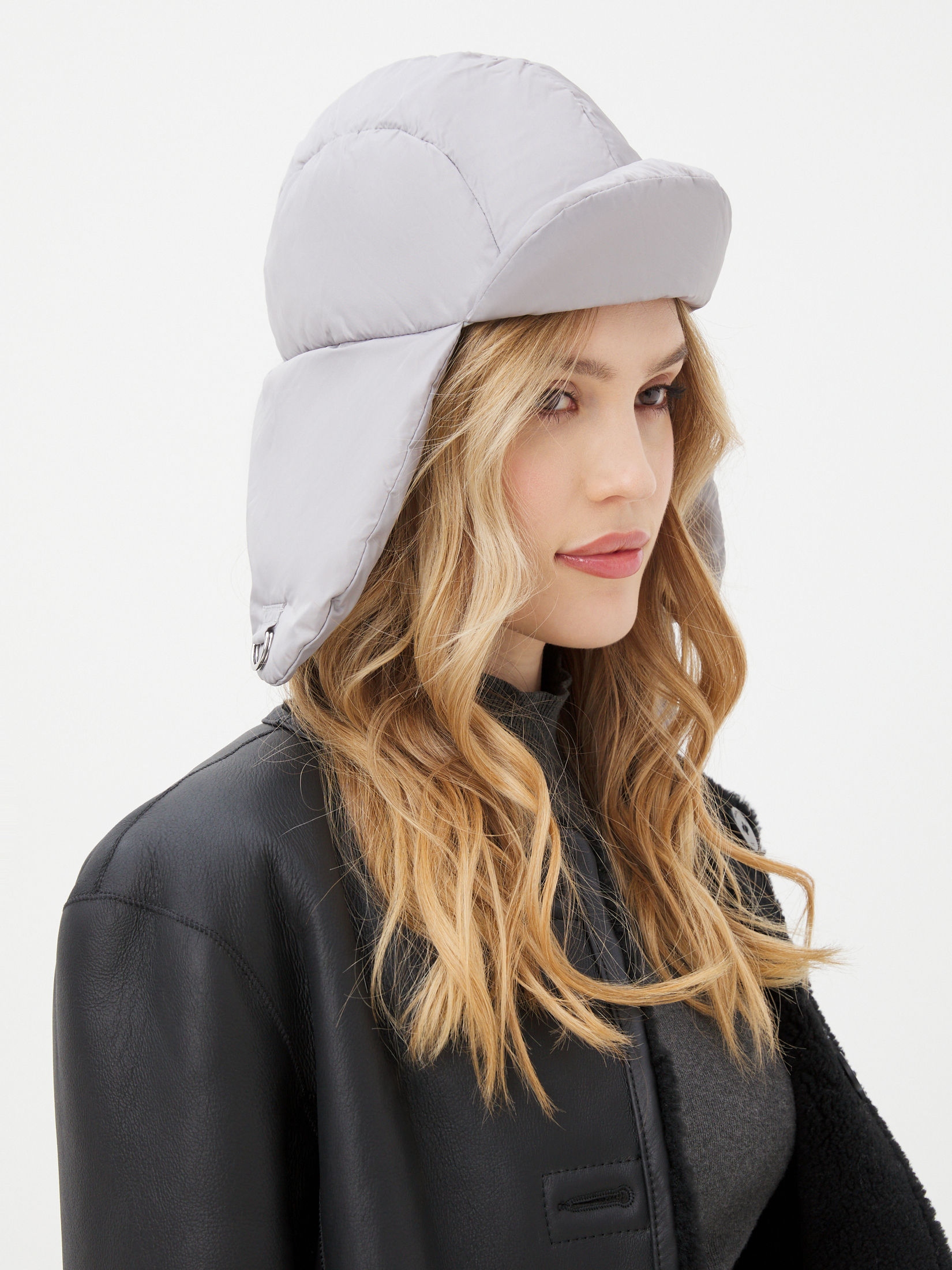 1196 р. 3070 р. Женская шапка MAISON DAVID