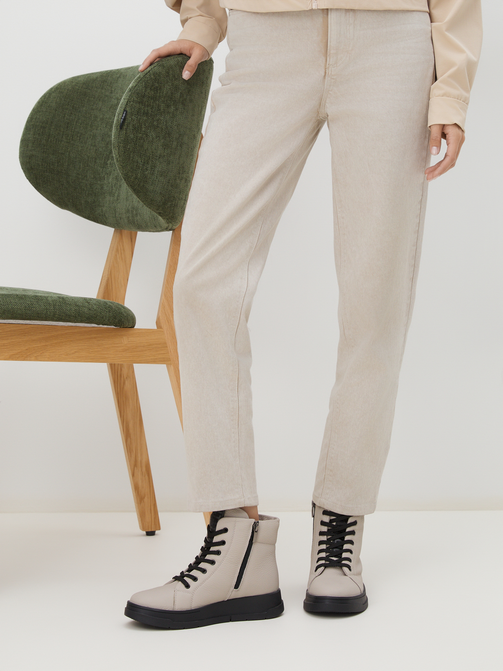 8123 р. 14250 р. Женские высокие кеды TAMARIS