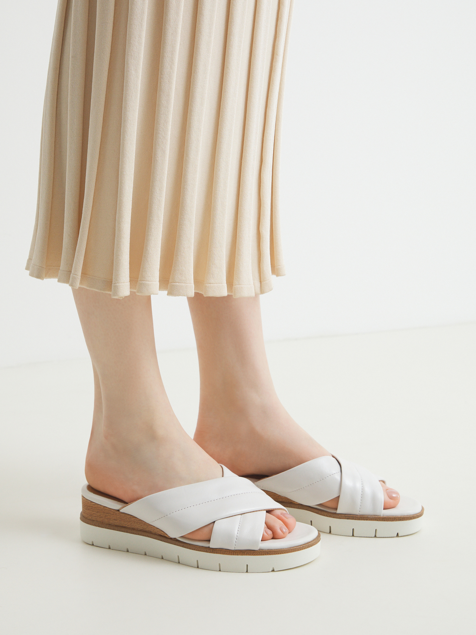 5460 р. 9750 р. Сабо TAMARIS MICHI