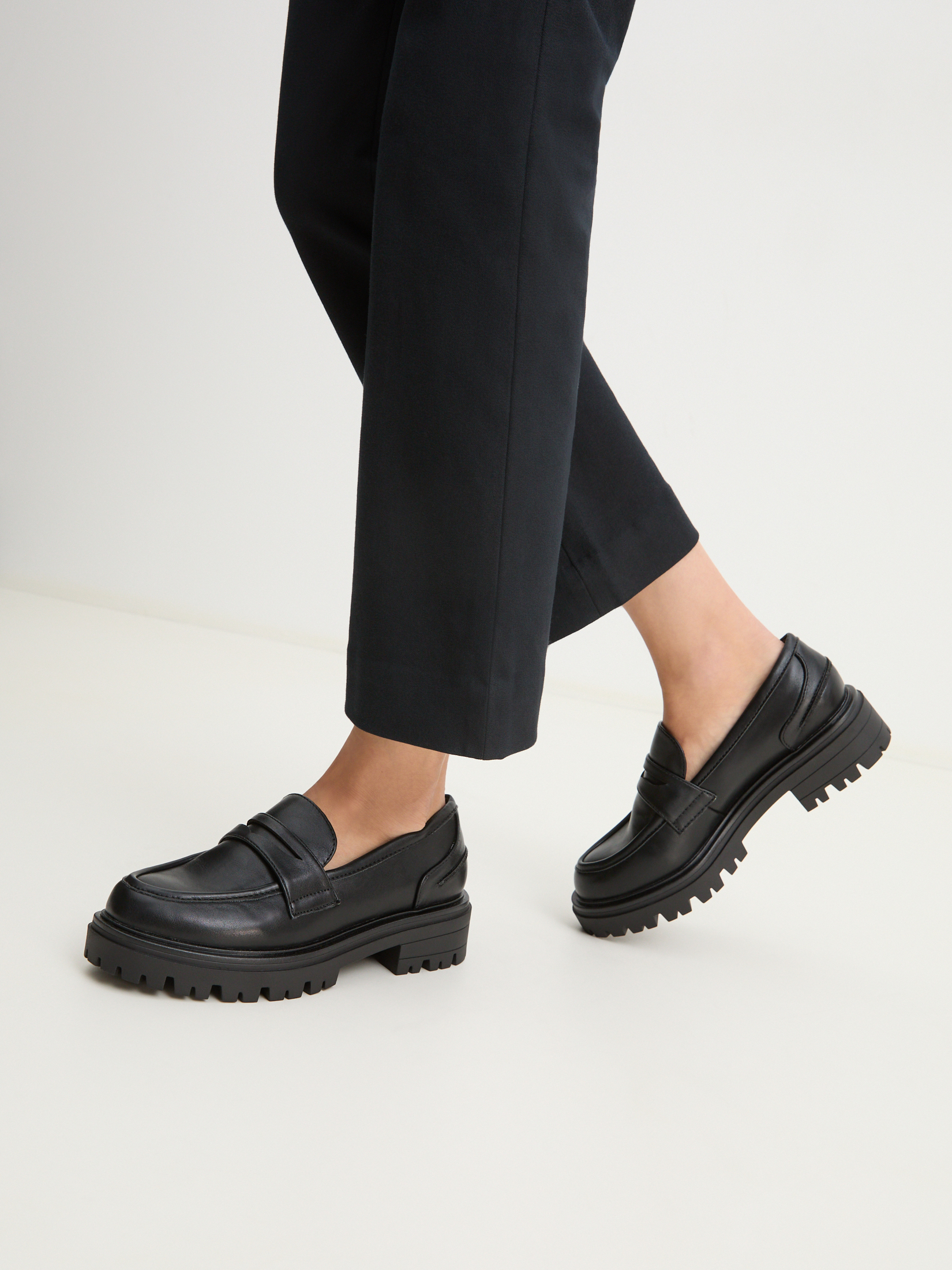 4988 р. 8750 р. Женские лоферы TAMARIS MATTHEA