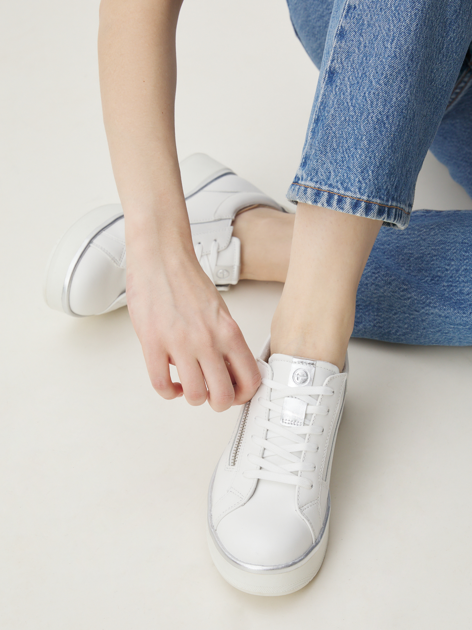 8835 р. 15500 р. Женские кеды TAMARIS INSA