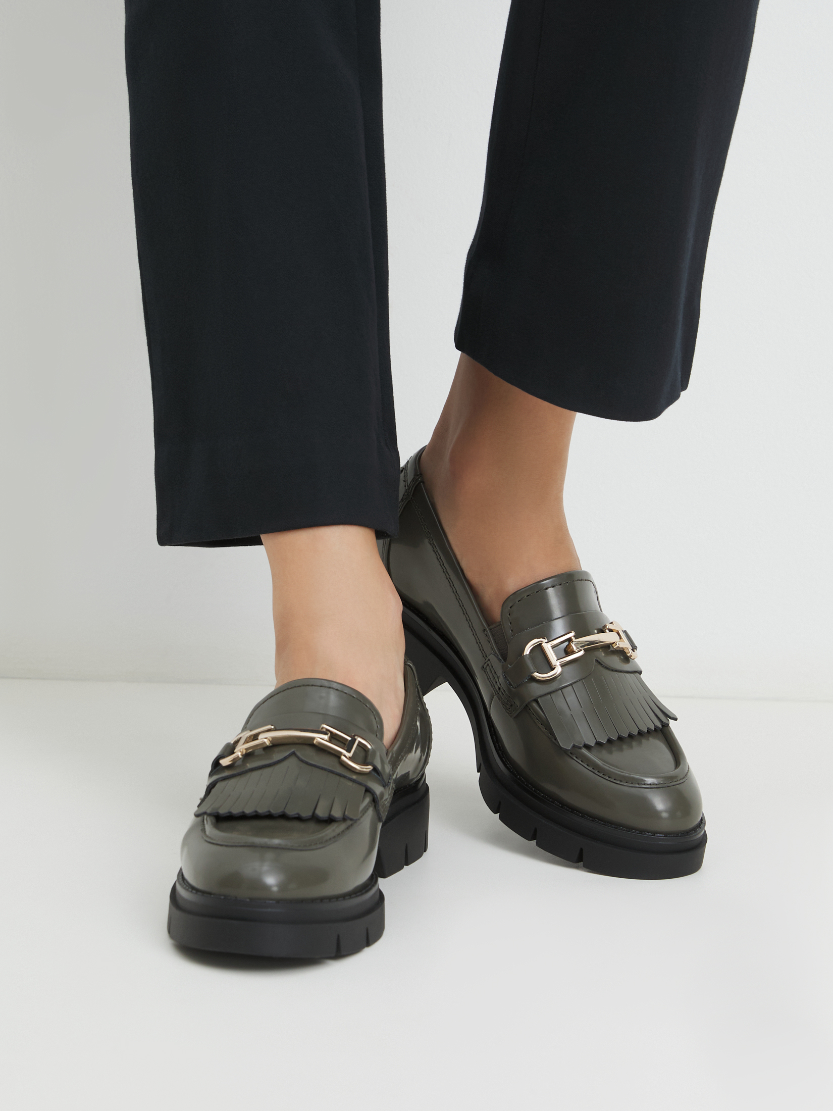 5700 р. 10000 р. Женские лоферы TAMARIS JUTTA