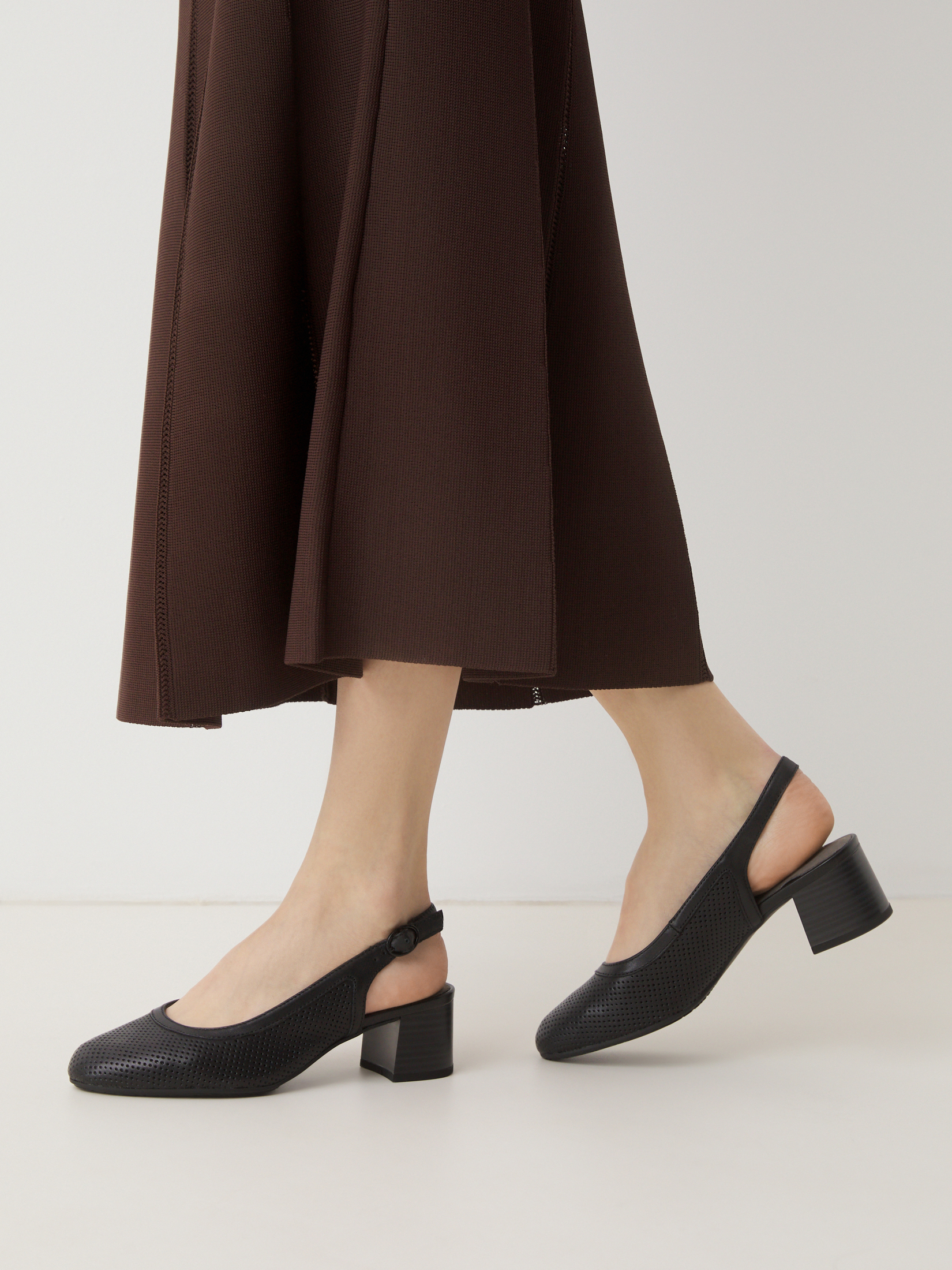 5301 р. 9300 р. Женские туфли с открытой пяткой (слинг-бэк) TAMARIS COMFORT MEWE