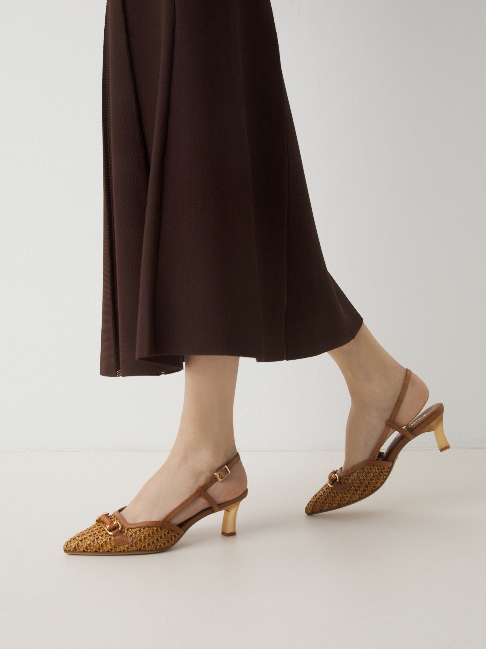 6265 р. 10990 р. Женские туфли с открытой пяткой (слинг-бэк) TAMARIS ANGATHA